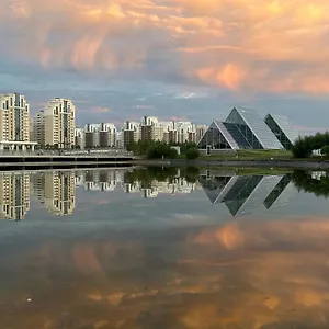 Expo напротив ботанического сада Отель