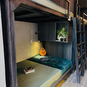 T Zone - Quiet Place, Near China Town,ho Thi Ky Street Food,cafe,beer Капсульный отель