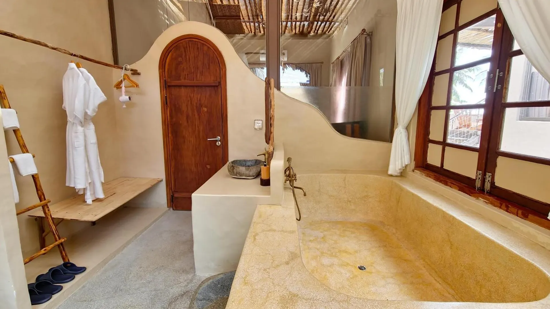Red Sands Mui Ne Phan Thiết 3*,